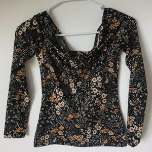 Stretchy fitted floral top